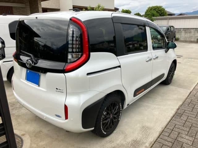 Car thumbnail 3