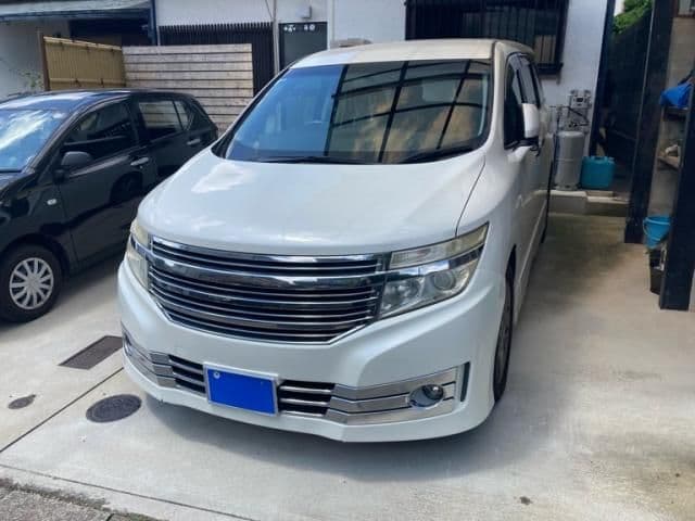 NISSAN ELGRAND
