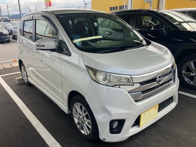 NISSAN