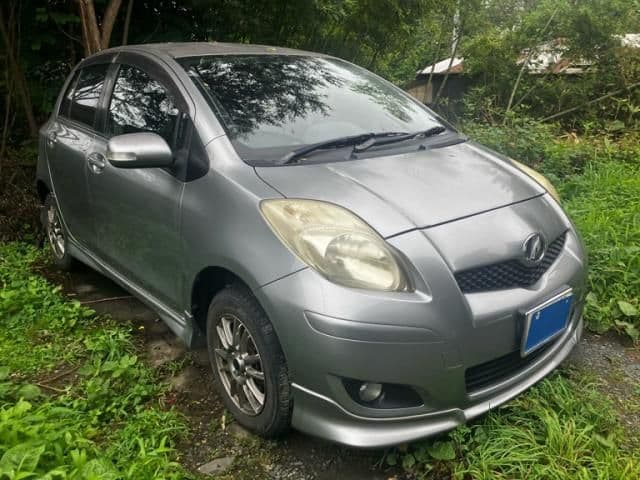 TOYOTA VITZ  4WD