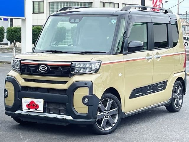 DAIHATSU TANTO FAN CROSS