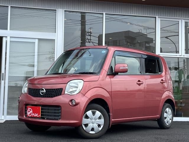 NISSAN
