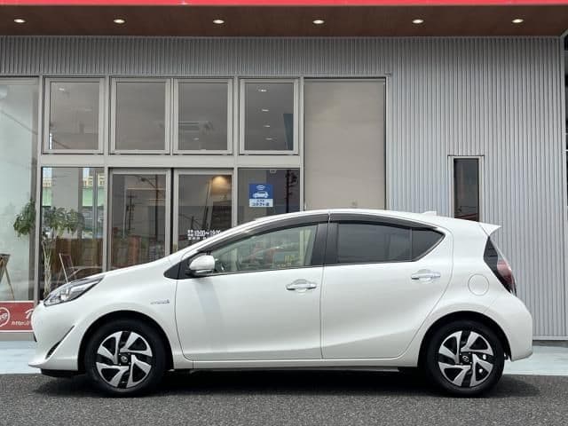 Car thumbnail 4