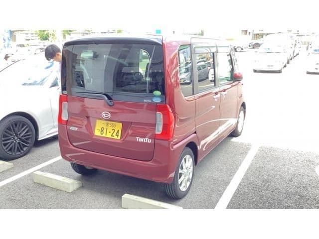 Car thumbnail 4