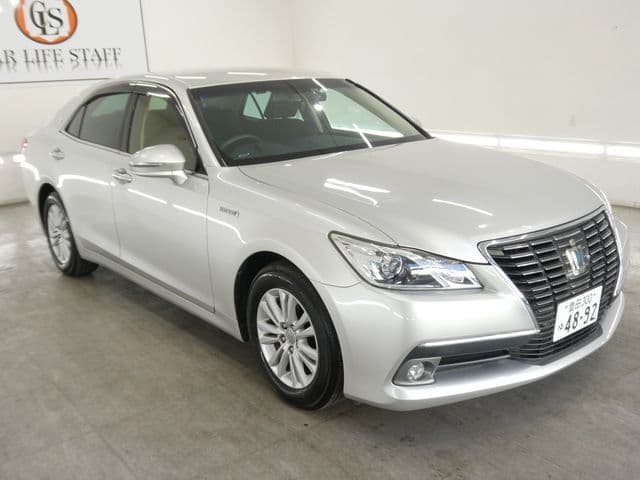 TOYOTA CROWN sedan hybrid