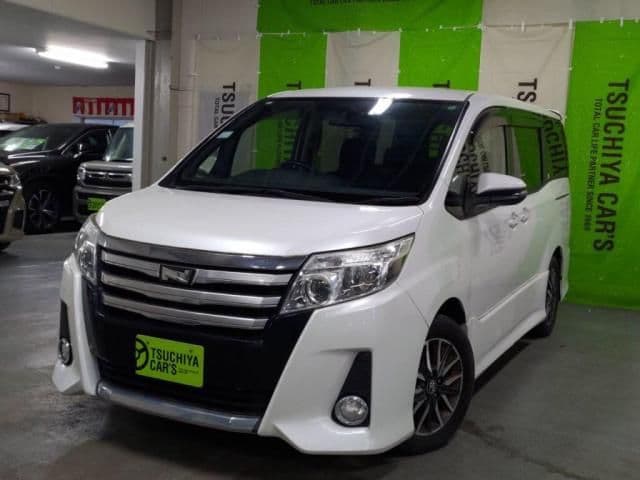 TOYOTA NOAH