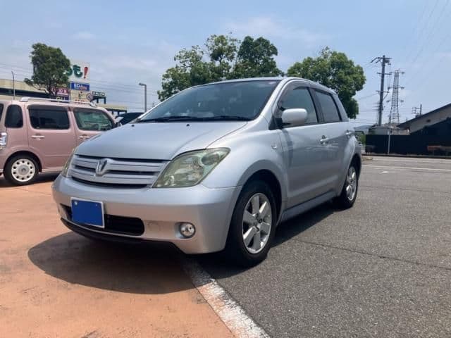 TOYOTA IST