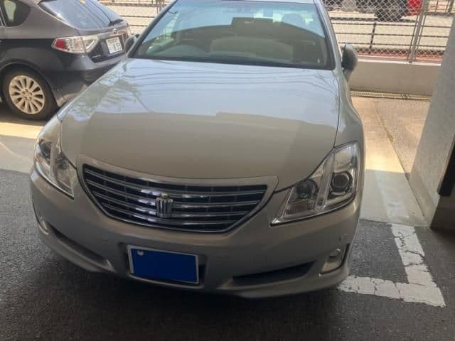 TOYOTA CROWN sedan