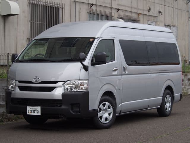 TOYOTA HIACE COMMUTER