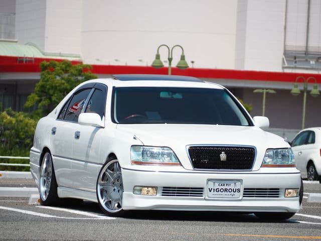 TOYOTA CROWN MAJESTA