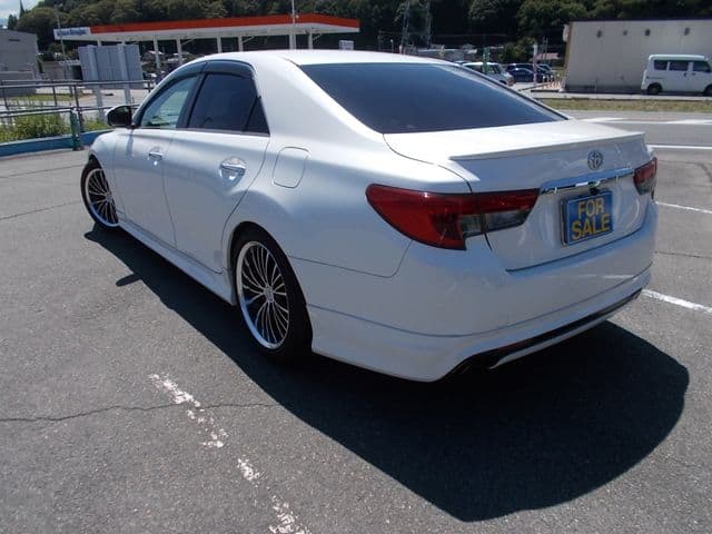 Car thumbnail 4