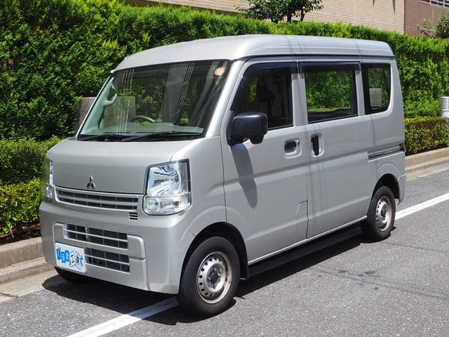 MITSUBISHI MINICAB van