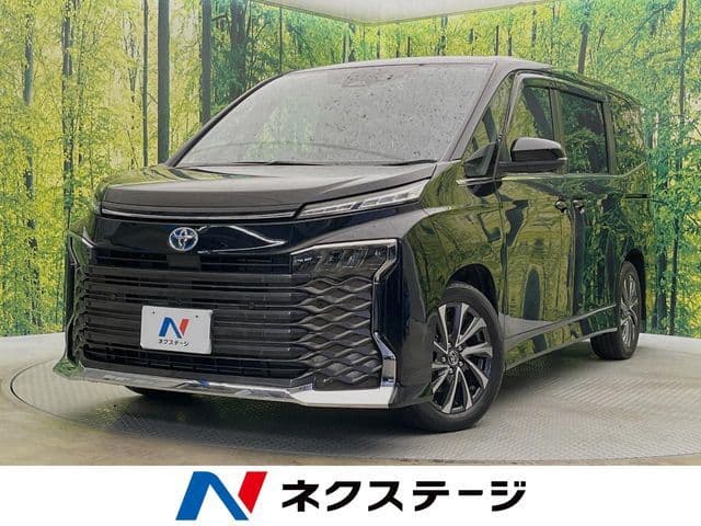 TOYOTA VOXY HYBRID
