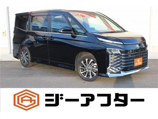 TOYOTA VOXY HYBRID