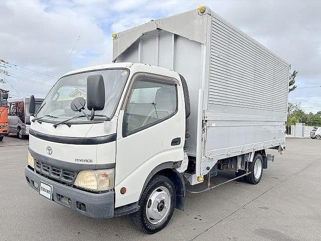 TOYOTA DYNA
