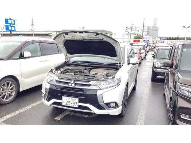 MITSUBISHI OUTLANDER PHEV