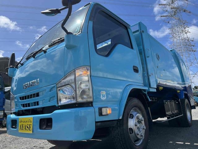 ISUZU