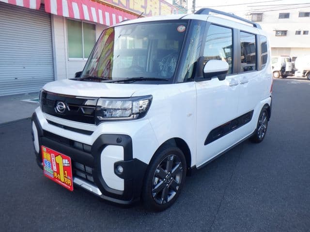 DAIHATSU TANTO FAN CROSS