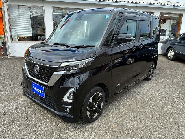 NISSAN