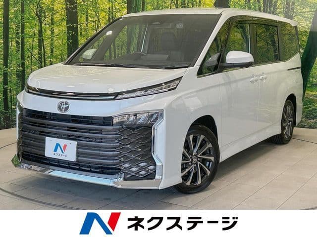 TOYOTA VOXY HYBRID