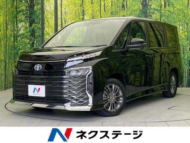TOYOTA VOXY HYBRID