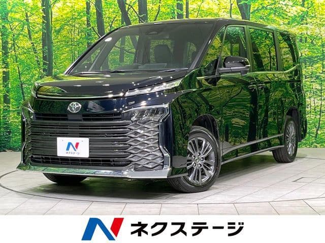 TOYOTA VOXY 4WD
