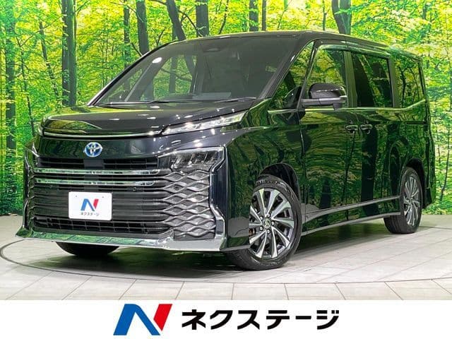 TOYOTA VOXY HYBRID
