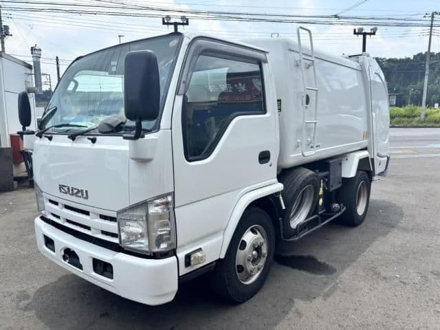 ISUZU