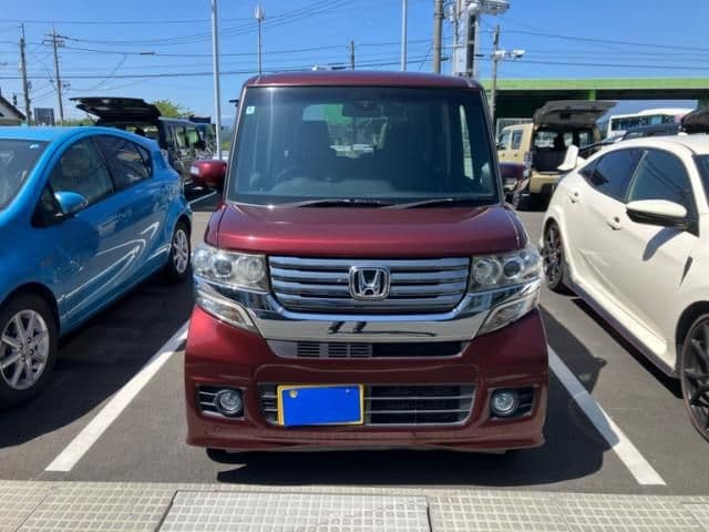 HONDA N BOX CUSTOM 4WD