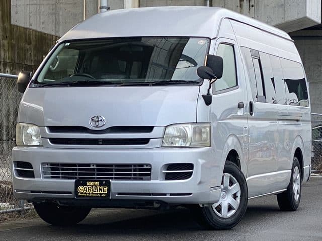 TOYOTA HIACE COMMUTER