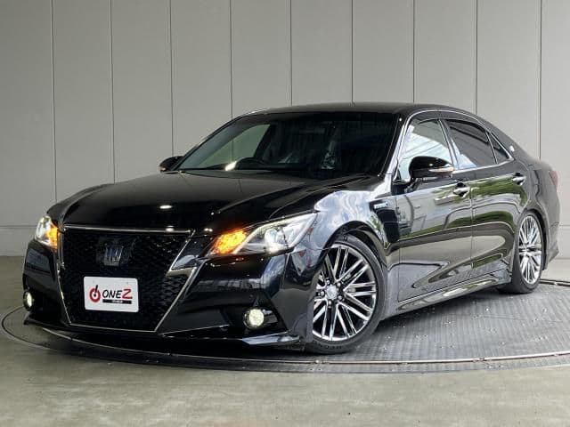 TOYOTA CROWN sedan hybrid