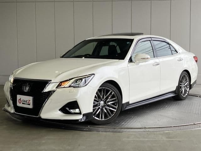 TOYOTA CROWN sedan