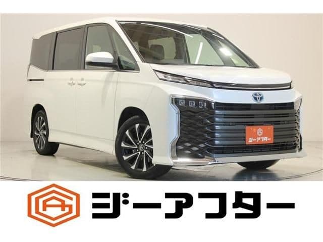 TOYOTA VOXY HYBRID