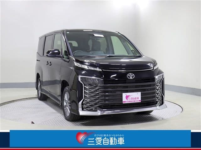TOYOTA VOXY 4WD