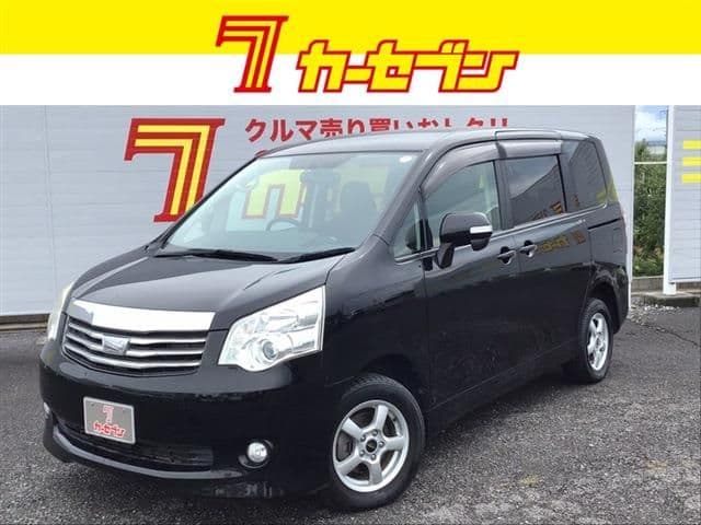 TOYOTA NOAH 4WD