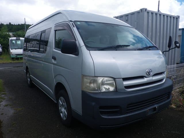 TOYOTA HIACE COMMUTER 4WD