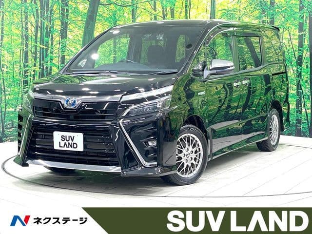 TOYOTA VOXY HYBRID