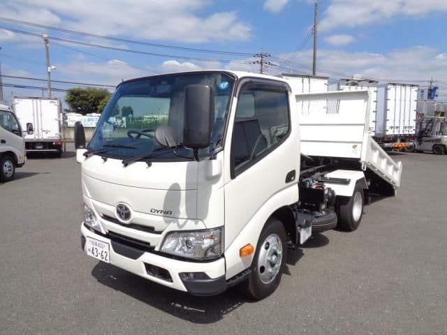 TOYOTA DYNA