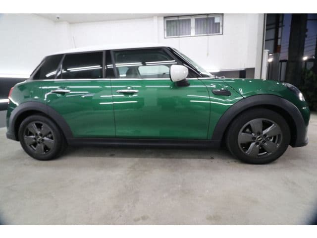 Car thumbnail 2