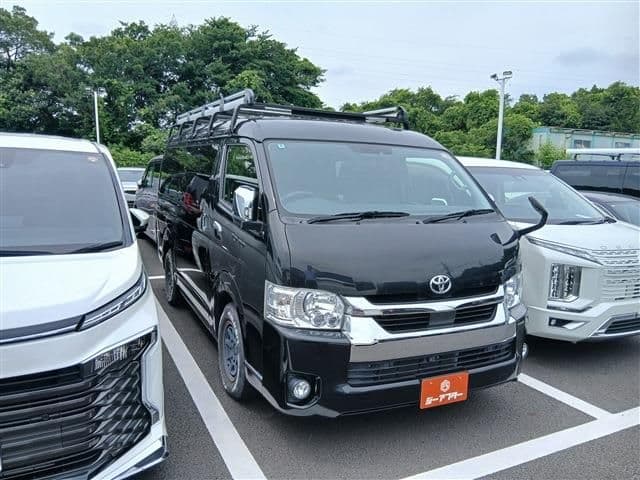 TOYOTA HIACE wagon