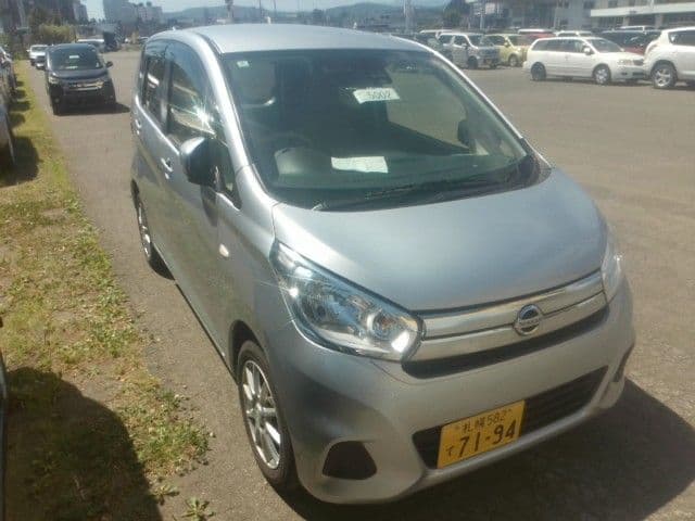 NISSAN DAYZ 4WD