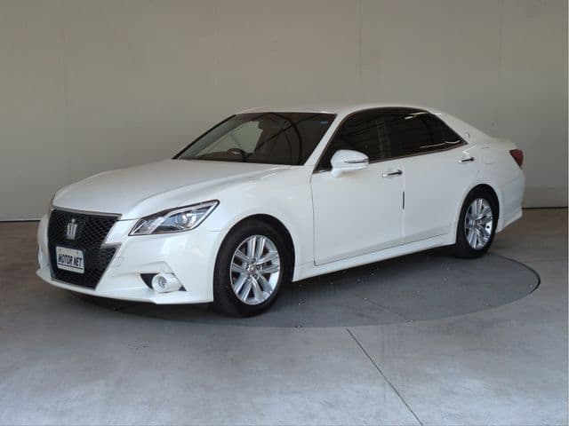 TOYOTA CROWN sedan