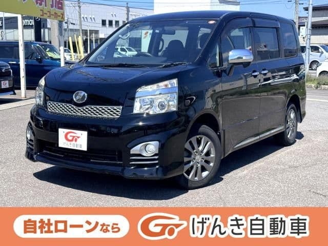 TOYOTA VOXY 4WD