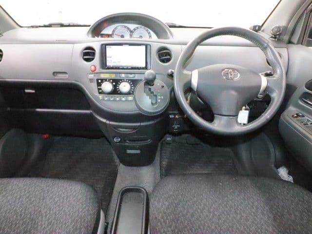 Car thumbnail 3