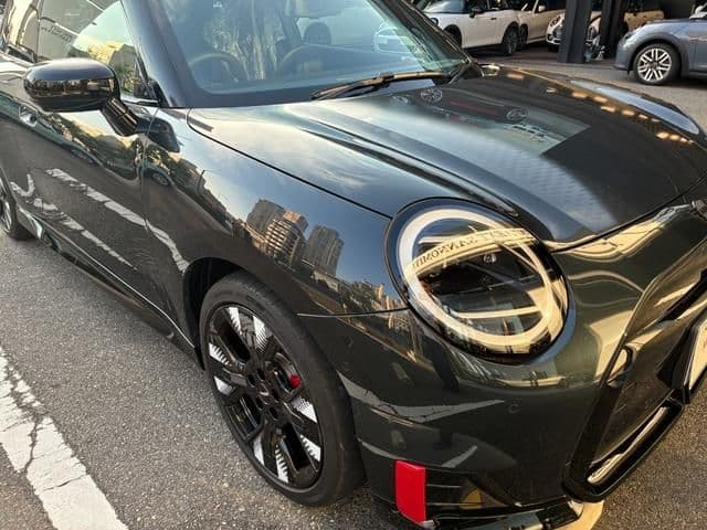 Car thumbnail 4