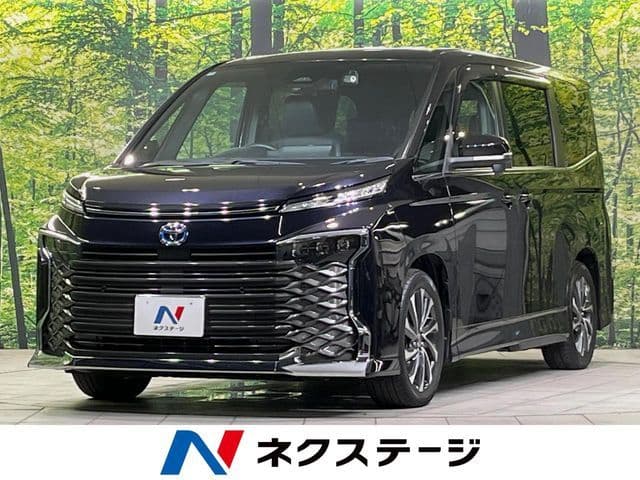 TOYOTA VOXY HYBRID