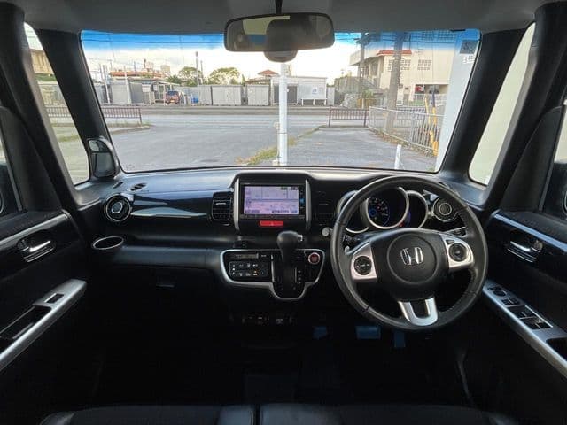 Car thumbnail 2