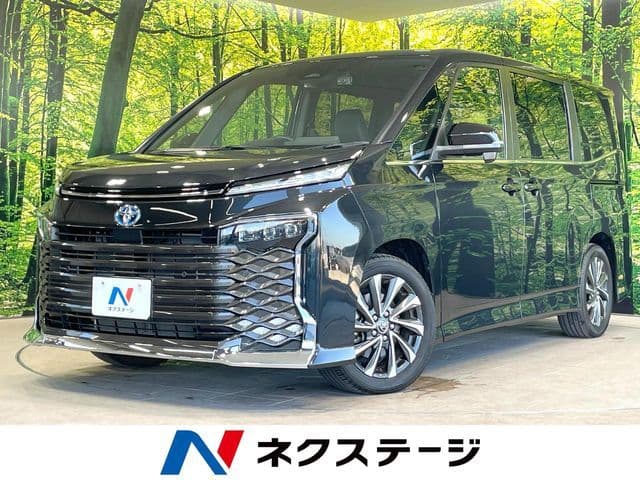 TOYOTA VOXY HYBRID