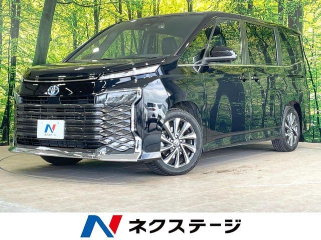 TOYOTA VOXY HYBRID