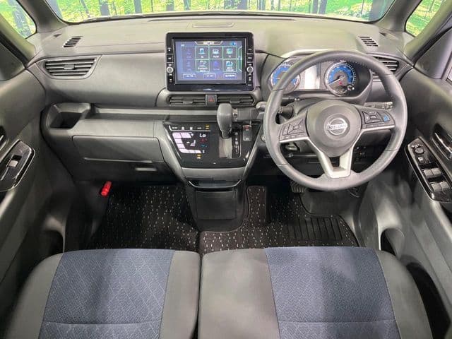 NISSAN
